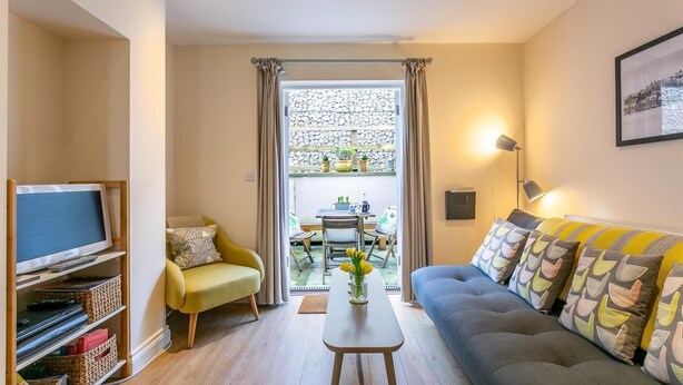 Living area - 2 Bed in Rye (oc-52470) (Rye)