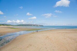 Beach - 4 Bed in Abersoch (oc-b29438) (Abersoch)