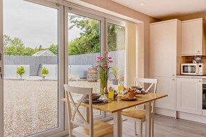 Dining - 1 Bed in Llanteg (oc-b29484) (Llanteg)