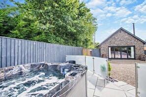 Baignoire à remous extérieure