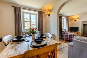 Dining - 2 Bed in Middleton (oc-m29515) (Middleton)