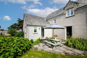 Outdoor dining - 3 Bed in St. Gennys (oc-c28140) (Rosecare)