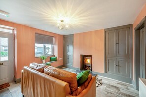 Interior - 5 Bed in Llangwnadl (oc-c29473) (Llangwnnadl)