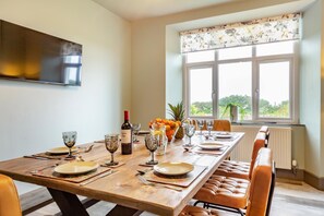 Dining - 5 Bed in Llangwnadl (oc-c29473) (Llangwnnadl)