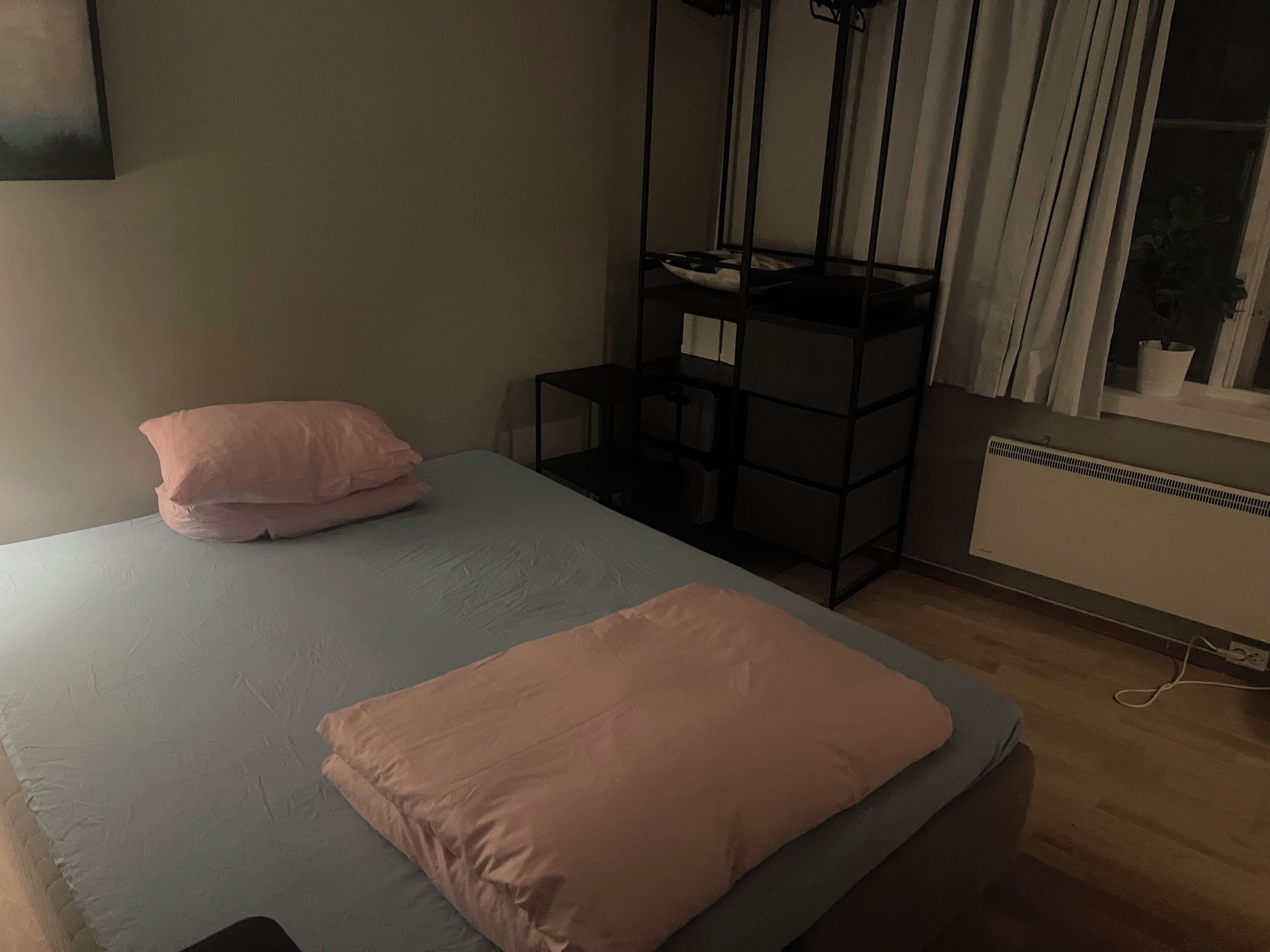1 bedroom, internet, bed sheets
