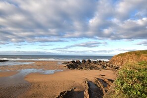Beach - 4 Bed in Bude (oc-p29586) (Bude)