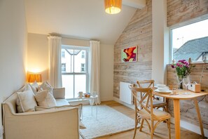 Living area - 1 Bed in Abersoch (oc-c29567) (Abersoch)
