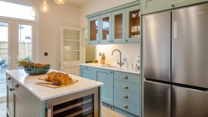 Microwave, oven, dishwasher, high chair - 6 Bed in Abersoch (oc-c29569) (Abersoch)