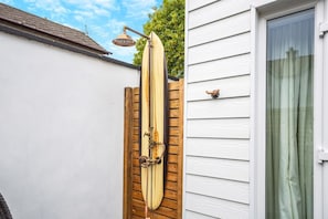 Exterior detail - 1 Bed in Abersoch (oc-w29568) (Abersoch)