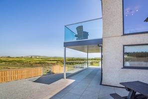Outdoor dining - 5 Bed in Aberdaron (oc-b29652) (Anelog)