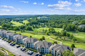 Exterior - Large 2BR stunning golf course view (Branson)