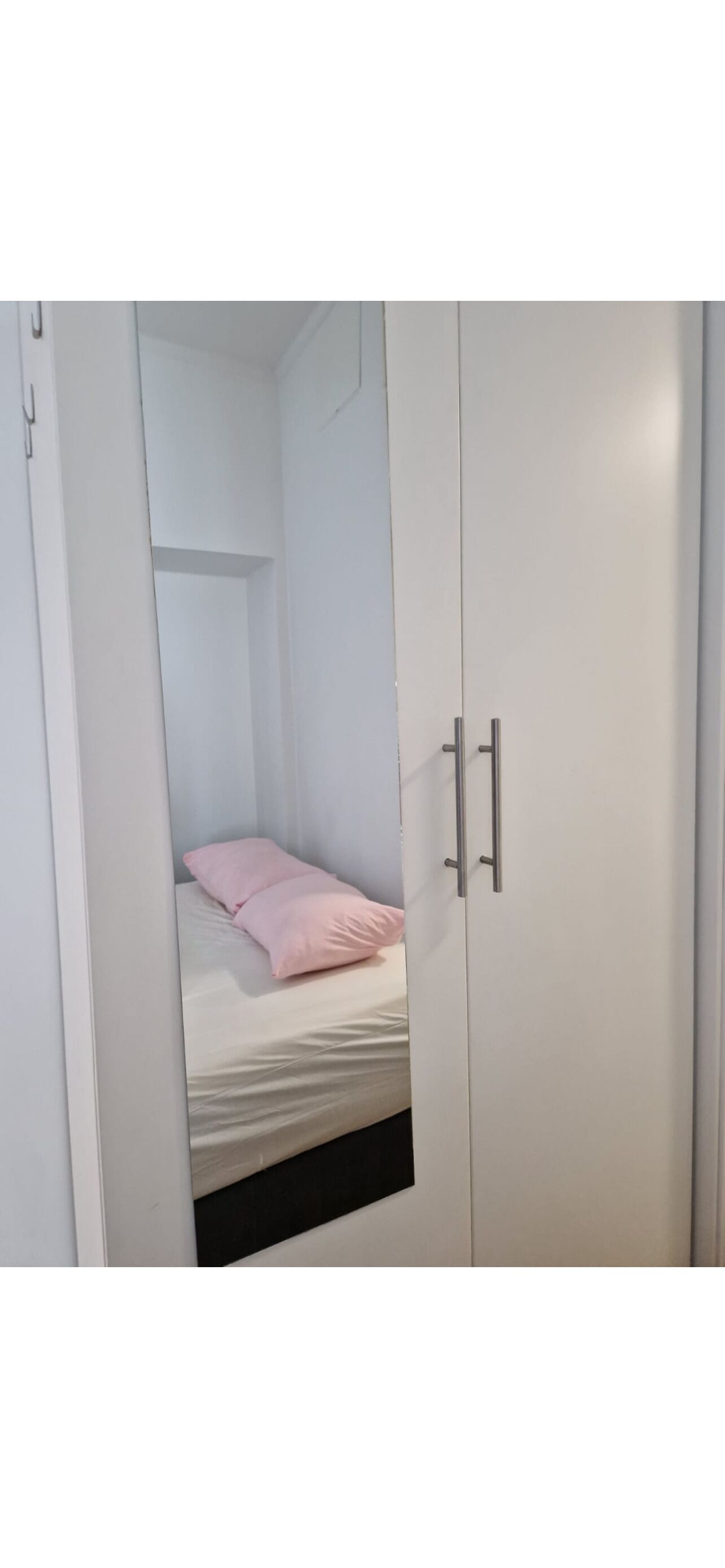 Strykejern/-brett, internettilgang og sengetøy