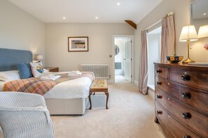 Iron/ironing board, travel cot, free WiFi, bed sheets - 4 Bed in Rhossili (oc-a29756) (Pilton Rhossili)
