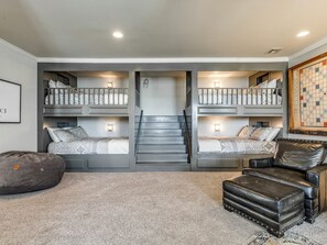 Iron/ironing board, WiFi, bed sheets - MoonBeam Landing, Boardwalk Luxury Steps from Pool, Shops & Lake Fun (Eufaula)