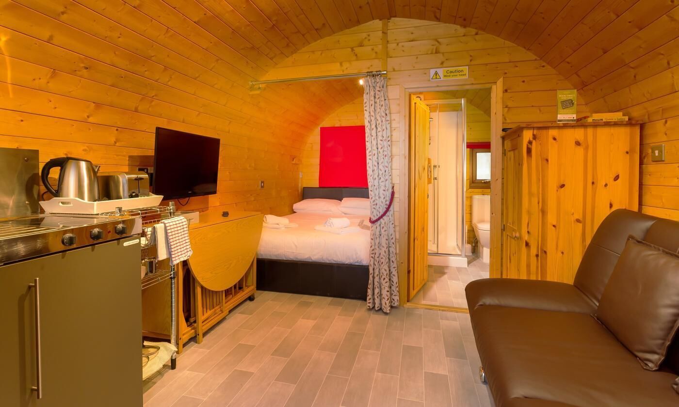 Travel crib, WiFi (free), bed sheets