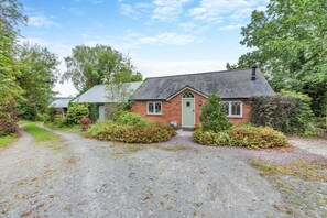 Exterior - 1 Bed in Dre-Fach Felindre (oc-t29877) (Felindre)