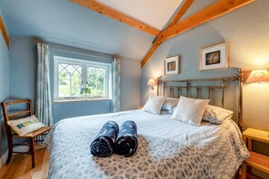 Free WiFi, bed sheets - 1 Bed in Dre-Fach Felindre (oc-t29877) (Felindre)