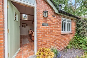 Exterior detail - 1 Bed in Dre-Fach Felindre (oc-t29877) (Felindre)