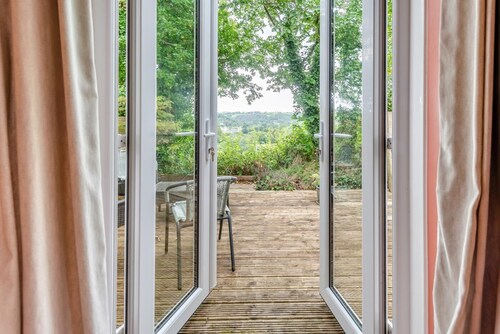 1 Bed in Dre-Fach Felindre (oc-t29877)