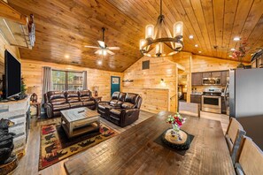 Interior - Cozy Cabin w/ Pool Table, Wifi and more to welcome your Family! (Pigeon Forge)