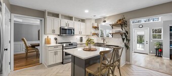 Homestyle: Game room, w/soaking tub, yard, crib, patio, KING beds, & quiet study.