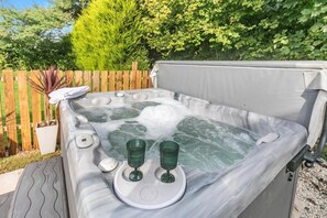 Outdoor spa tub - 1 Bed in Tresmeer (oc-t30021) (Tresmeer)