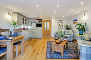 Dining - 1 Bed in Strathpeffer (oc-h30077) (Strathpeffer)