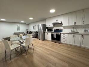 Interior - Brand new 2 bedroom Basement,walking distance from bus stop&shopping area. (Mississauga)
