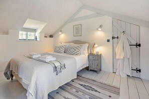 Berço de viagem, Wi-Fi de cortesia, roupa de cama