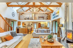 TV, fireplace - 4 Bed in Torpoint (oc-m30122) (Downderry)