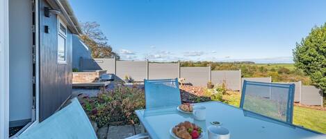 屋外ダイニングエリア