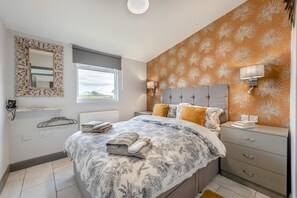 Een strijkplank/strijkijzer, gratis wifi, beddengoed