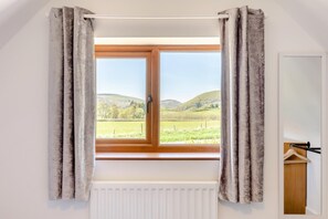Interior - 5 Bed in Pant-y-Dwr (oc-w30200) (Pant-y-dwr)
