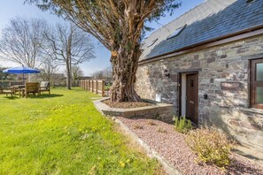 Terrace/patio - 2 Bed in Llangorse (oc-t30290) (Llangorse)