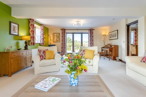 2 Bed in Llangorse (oc-t30290)