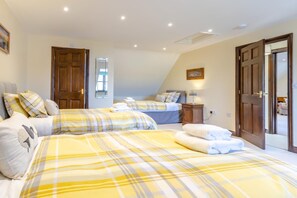 2 Schlafzimmer, Reisekinderbett, kostenloses WLAN, Bettwäsche