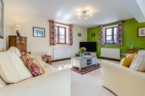 TV - 2 Bed in Llangorse (oc-t30290) (Llangorse)