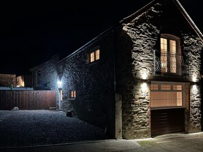 Exterior - 3 Bed in Yeolmbridge (oc-t30293) (Werrington)
