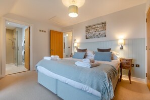 Iron/ironing board, free WiFi, bed sheets - 4 Bed in Blakeney (oc-m30326) (Blakeney)