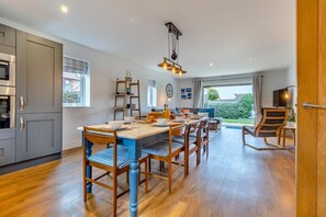 Dining - 4 Bed in Blakeney (oc-m30326) (Blakeney)