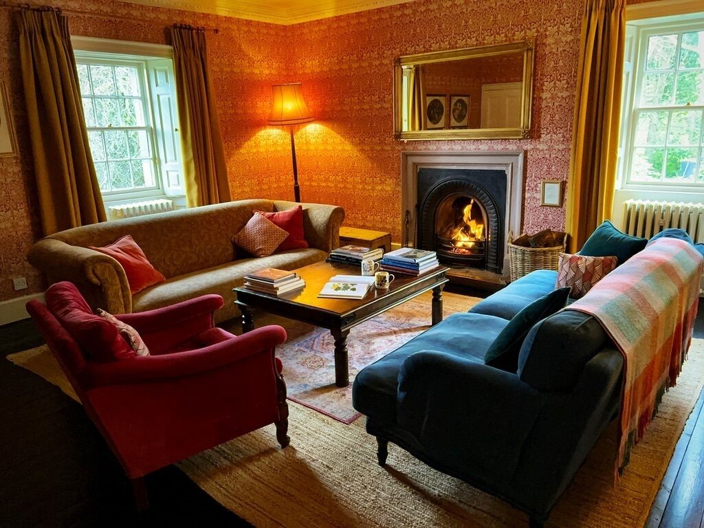 Télévision, cheminée