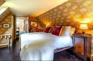 واي فاي مجانًا وملاءات أسرّة