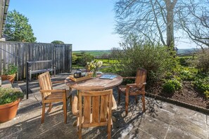 Outdoor dining - 2 Bed in North Tamerton (oc-b30363) (North Tamerton)