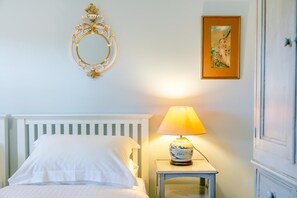 2 bedrooms, iron/ironing board, travel cot, free WiFi - 2 Bed in North Tamerton (oc-b30363) (North Tamerton)
