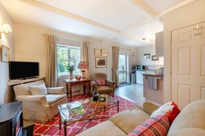 TV - 2 Bed in North Tamerton (oc-p30360) (North Tamerton)