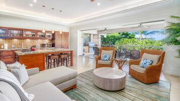 Biệt thự, nhiều giường, lanai, quang cảnh vườn (Ho'olei Unit 12-2) | Nội thất