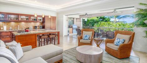 Villa, Multiple Beds, Lanai, Garden View (Ho'olei Unit 12-2) | Interior
