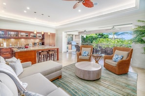 Villa, plusieurs lits, véranda, vue jardin (Ho'olei Unit 12-2) | Intérieur