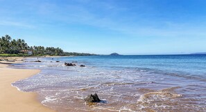 بالقرب من الشاطئ