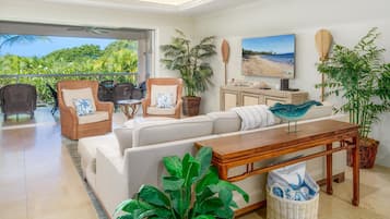 Villa, Multiple Beds, Lanai, Garden View (Ho'olei Unit 12-2) | Living area